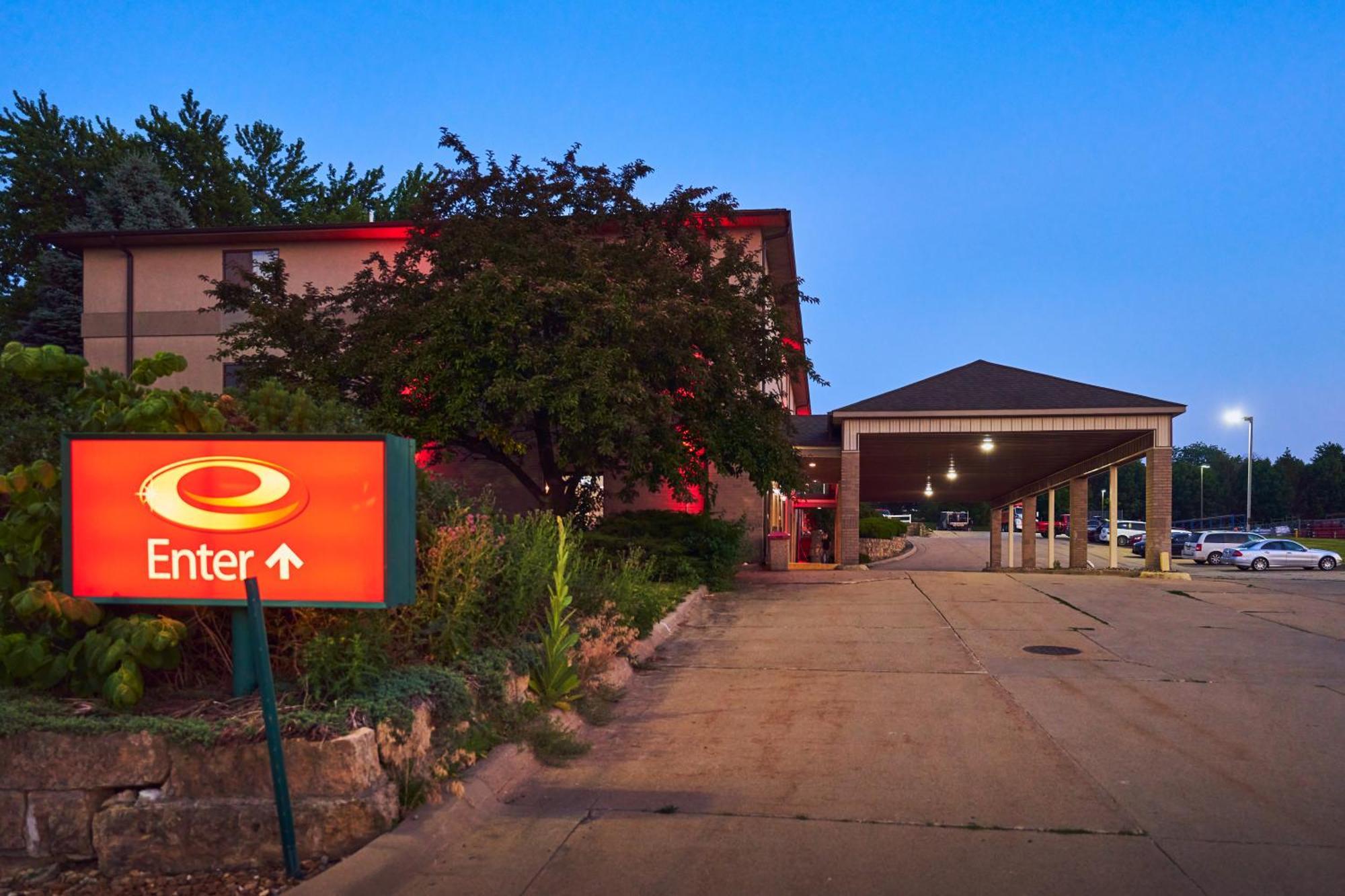 Econo Lodge Maquoketa Экстерьер фото