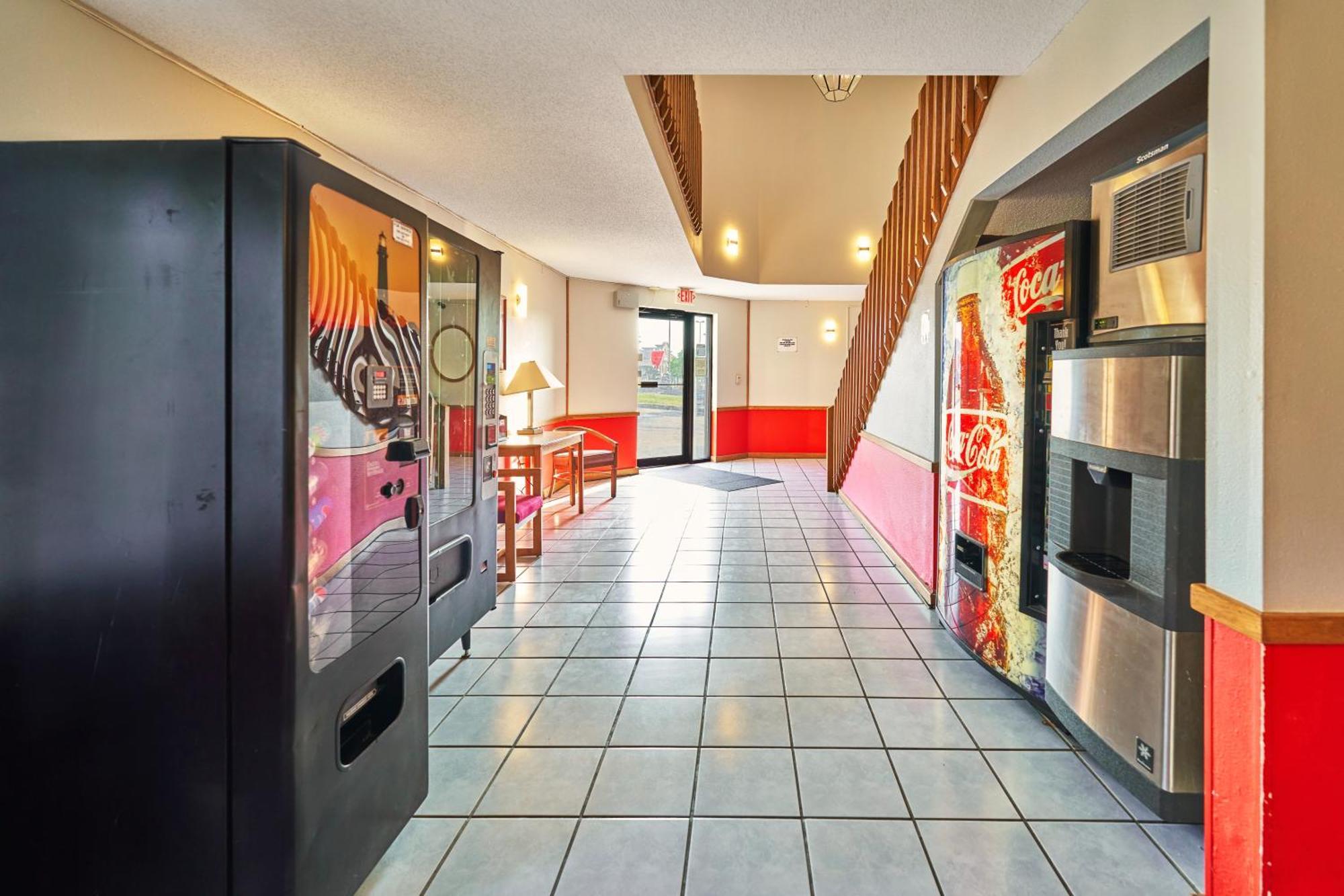 Econo Lodge Maquoketa Экстерьер фото